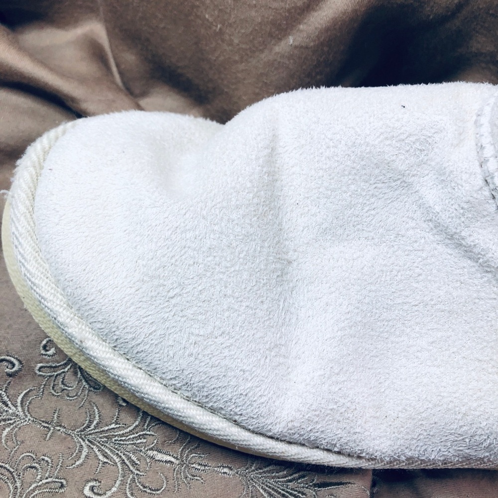 Cozy White Fur-Lined Boots - Picture 15 of 16